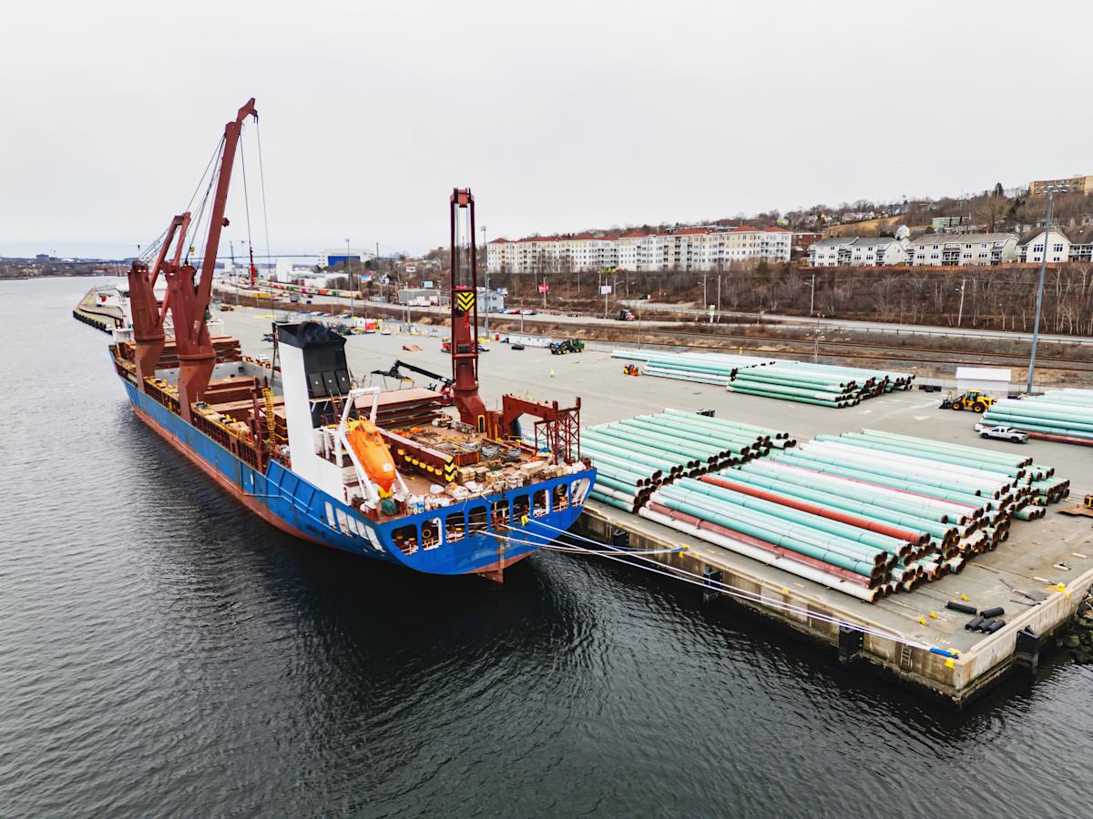 Canada's economy grew more than expected in the fourth quarter, Statistics Canada data show