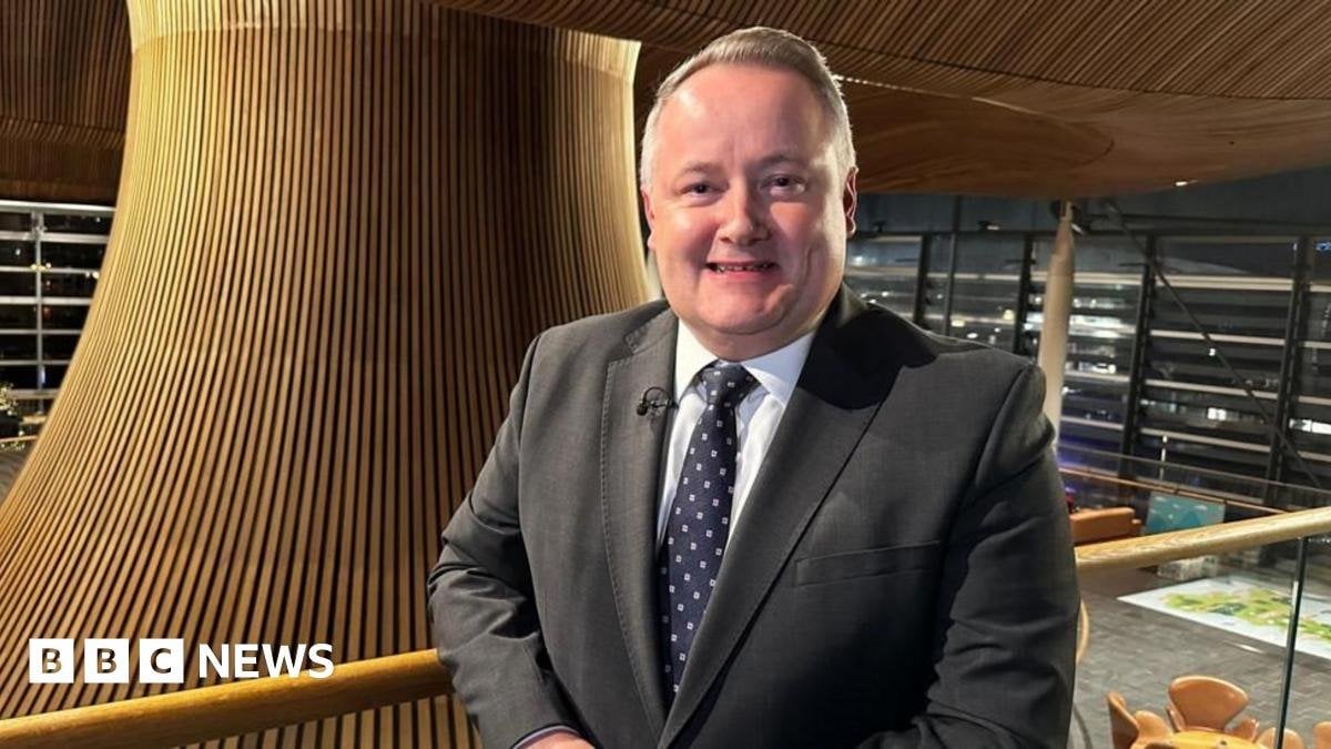 Tory leader defends missing vote for Trump trip