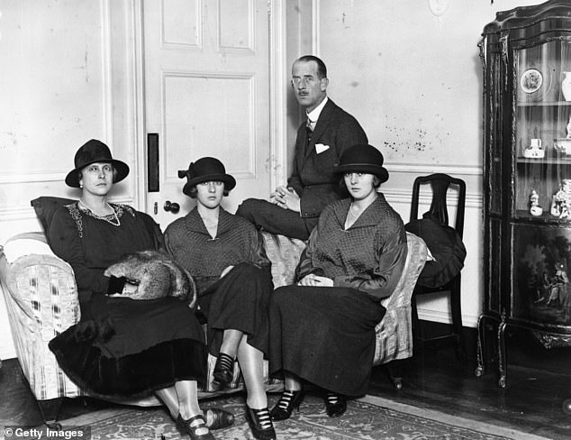 Prince Andrew of Greece with his wife Princess Alice and their daughters, Princess Theodora and Princess Margarita