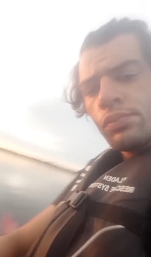 Jlitakryan filmed himself enjoying the serene scene in his kayak