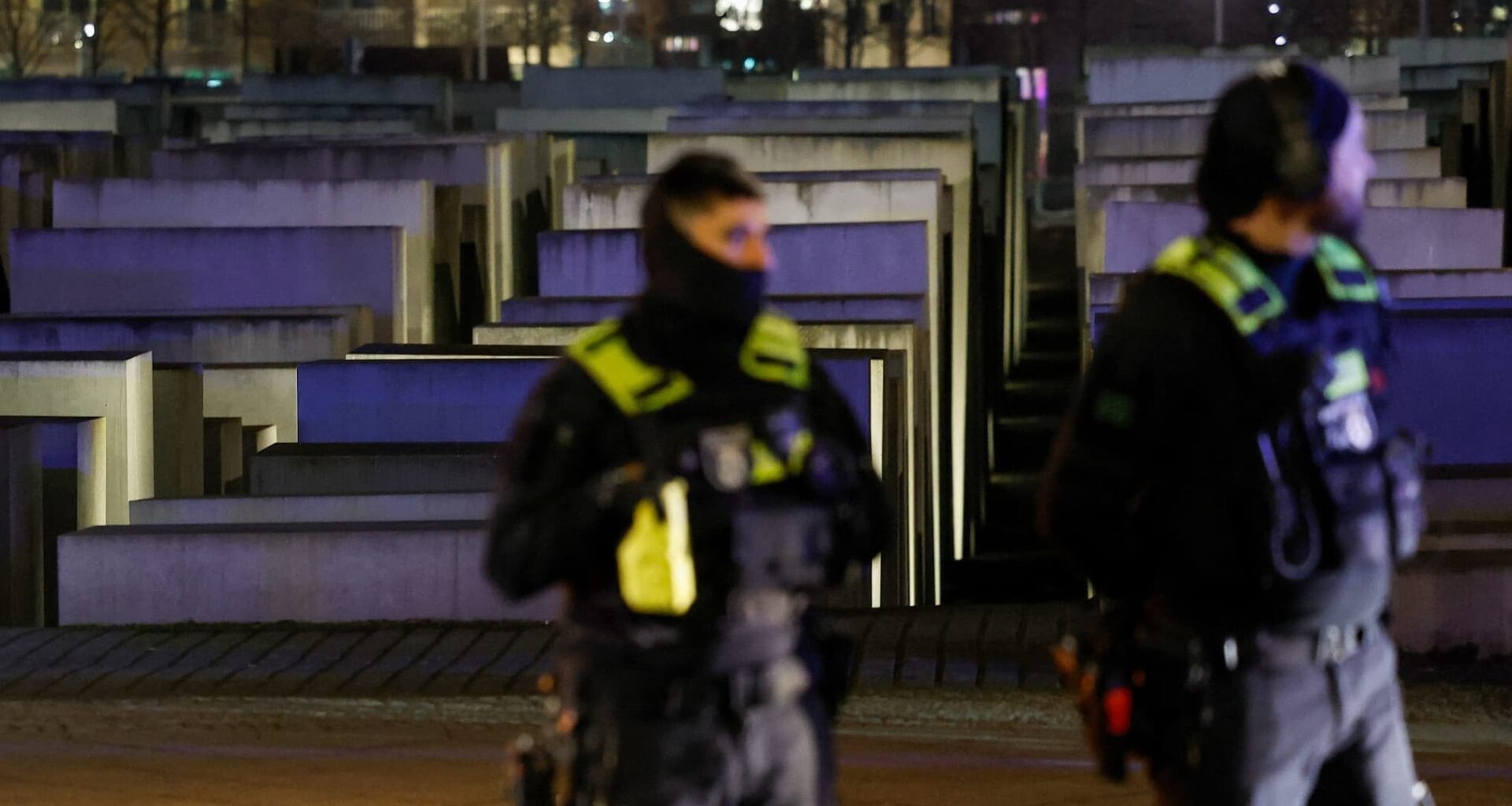 Allemagne: le suspect syrien de l'attaque au couteau à Berlin voulait "tuer des Juifs"