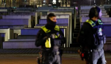 Allemagne: le suspect syrien de l'attaque au couteau à Berlin voulait "tuer des Juifs"