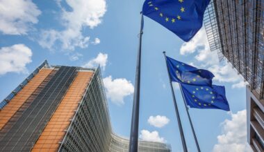 Bruselas lleva a España al TJUE por no aplicar una directiva sobre préstamos