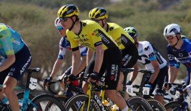 Olav Kooij bezorgt Visma | Lease a Bike eerste seizoenszege: "Heel goede sprintvoorbereiding"