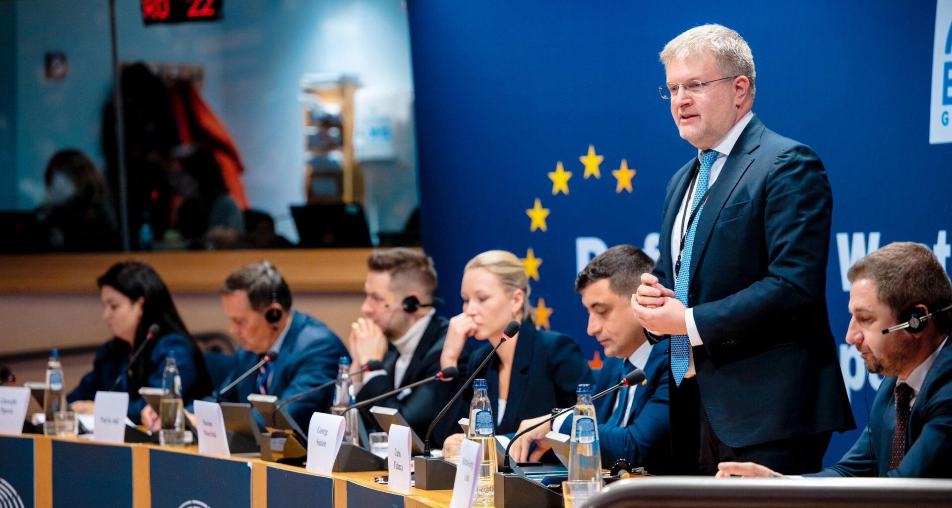 Make Europe Great Again (MEGA). Quand la révolution trumpiste se propage au sein du Parlement européen.
