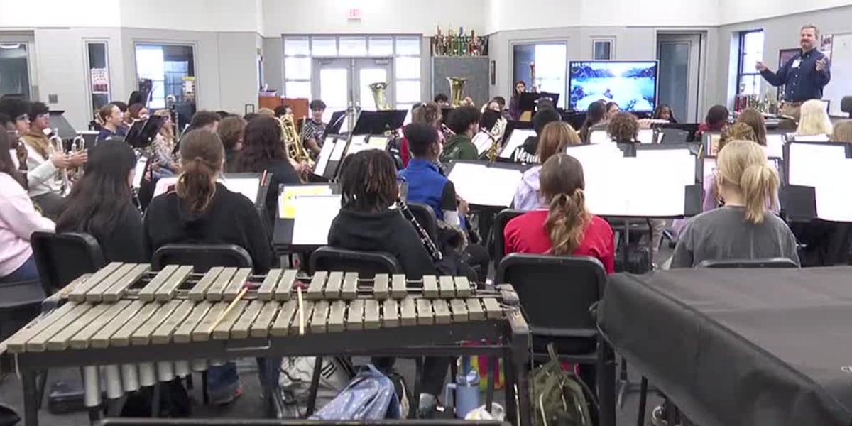 Daleville High School marching band heads to Italy