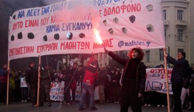 Grèce : manifestation contre la lenteur de l'enquête sur l'accident ferroviaire de Tempi