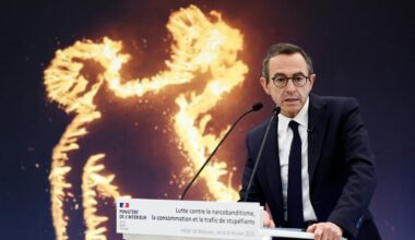 Le ministre de l’intérieur, Bruno Retailleau, lance « une campagne de culpabilisation » visant les consommateurs de drogue