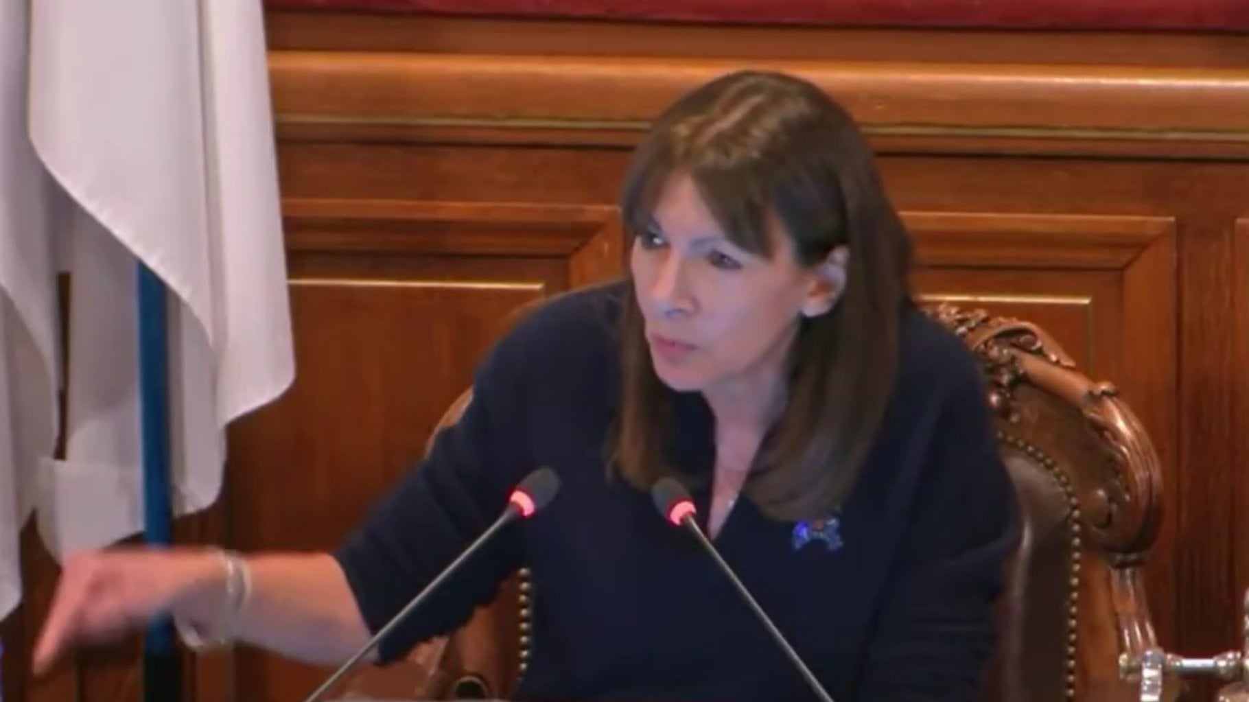 « Vous vous taisez ! » : furieuse, Hidago va porter plainte après ce clash avec une élue au Conseil de Paris