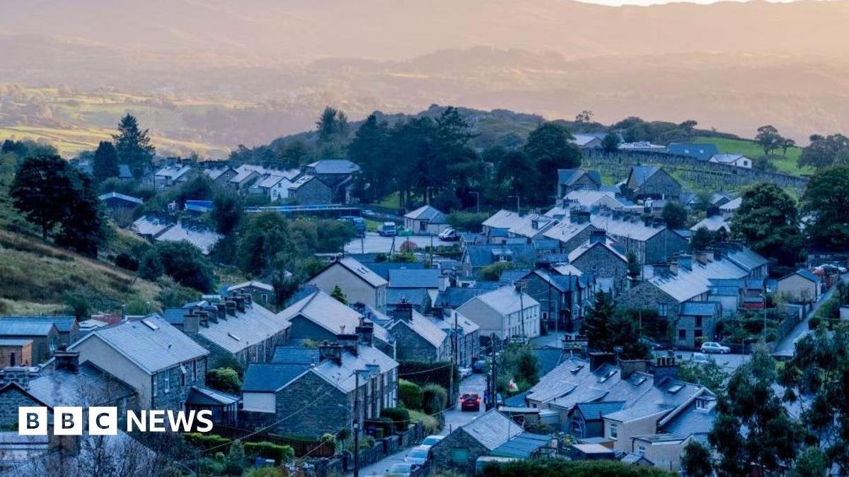 Gwynedd house prices plunge as council acts on second homes
