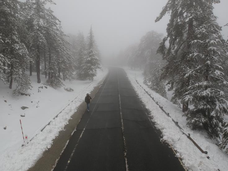cover Big freeze continues, all roads to Troodos hazardous