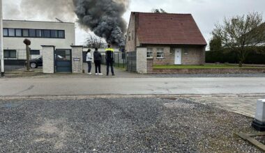 Brand legt tuinhuis volledig in de as in Rekem