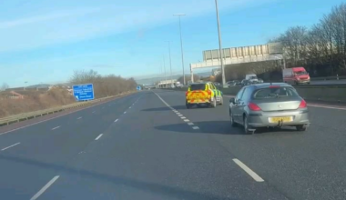 Police attempting a Rolling Roadblock/Traffic Break vs. Shitting Peugeot