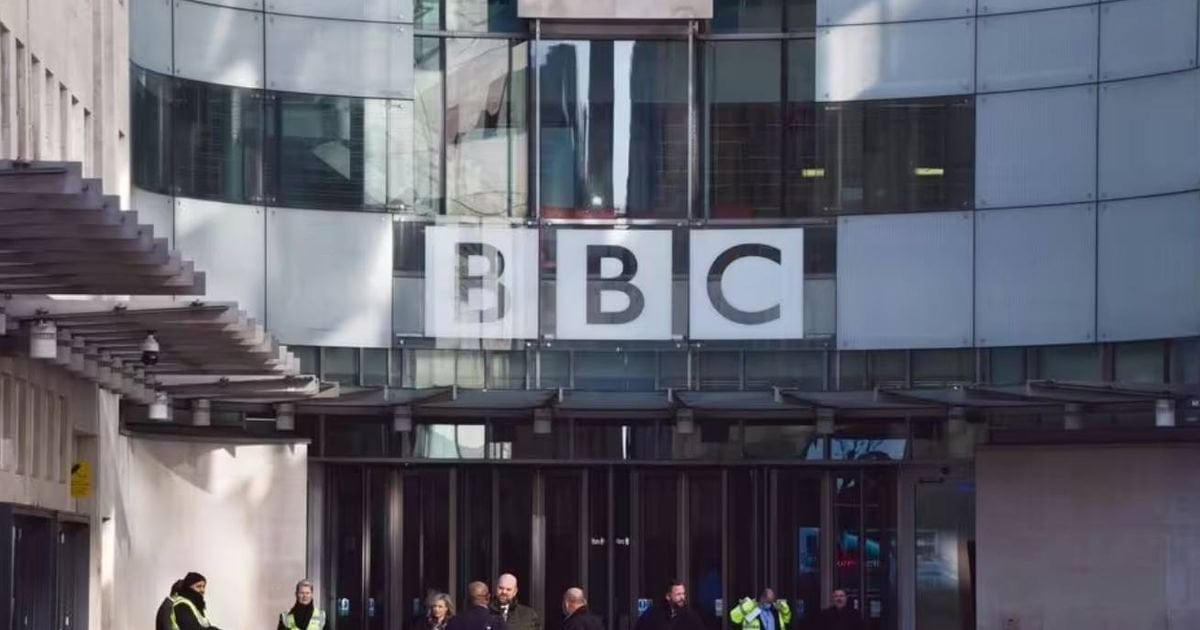 UK households cancel BBC TV licences amid price 'madness'