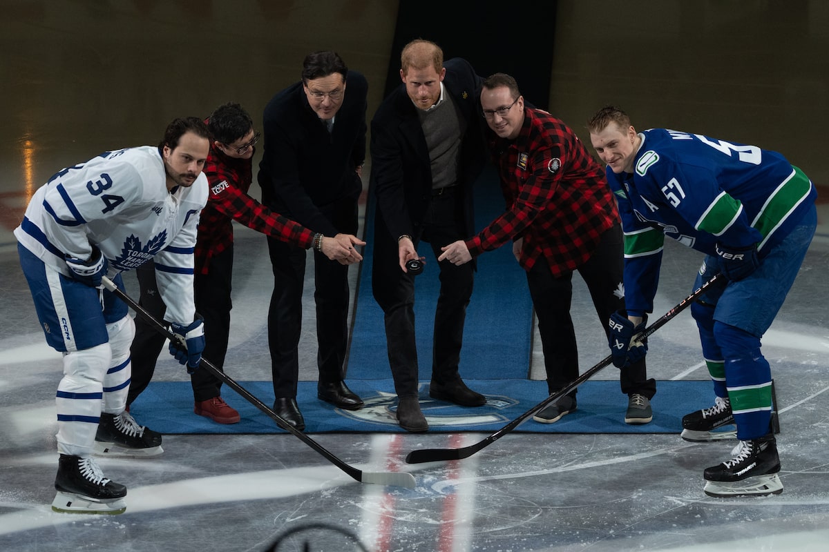 Prince Harry drops puck ahead of Toronto Maple Leafs-Vancouver Canucks game