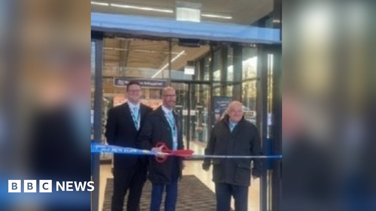 Lidl denies Reform councillor officially opened Cwmbran shop