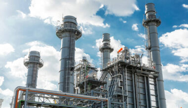 Oil, Natural Gas, USD/CAD Analysis: Energy Prices Struggle Against Trade Shifts