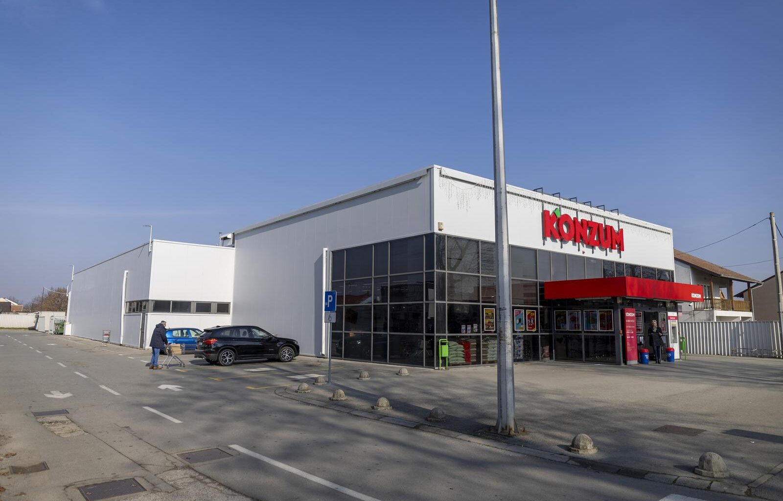 croatian boycott telecoms banks