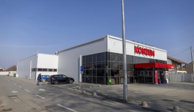 croatian boycott telecoms banks