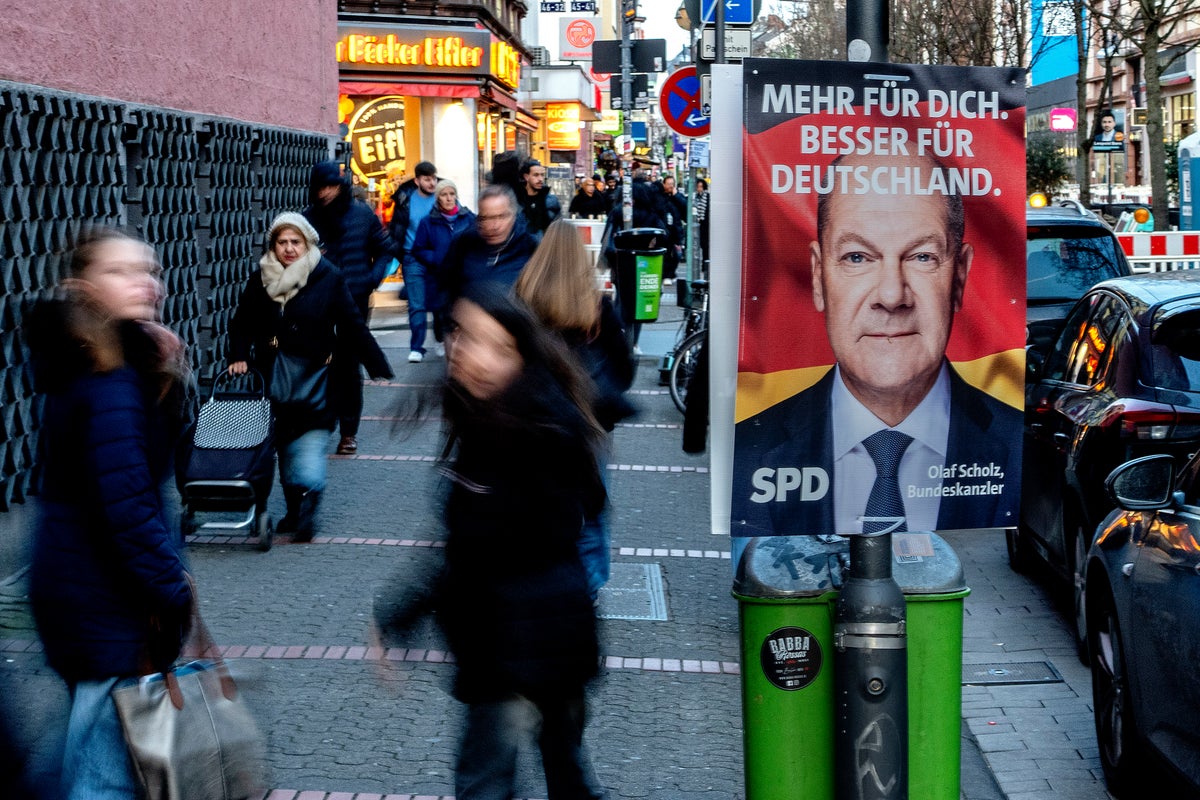 German election live: Final poll predicts large gains for AfD hours before voters cast ballots