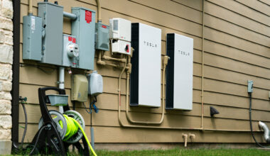 New York's Public Service Commission has approved a retail and residential energy storage implementation plan.