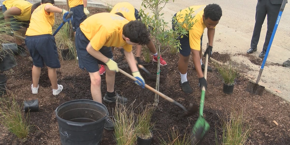 Moss Point students plant trees to support environment, reduce flooding