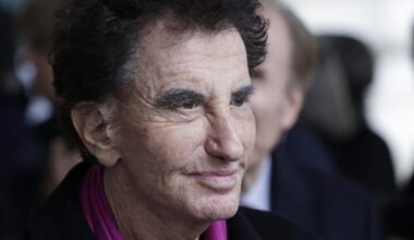 Bousculé lors d’un rassemblement à Paris, Jack Lang transporté à l’hôpital