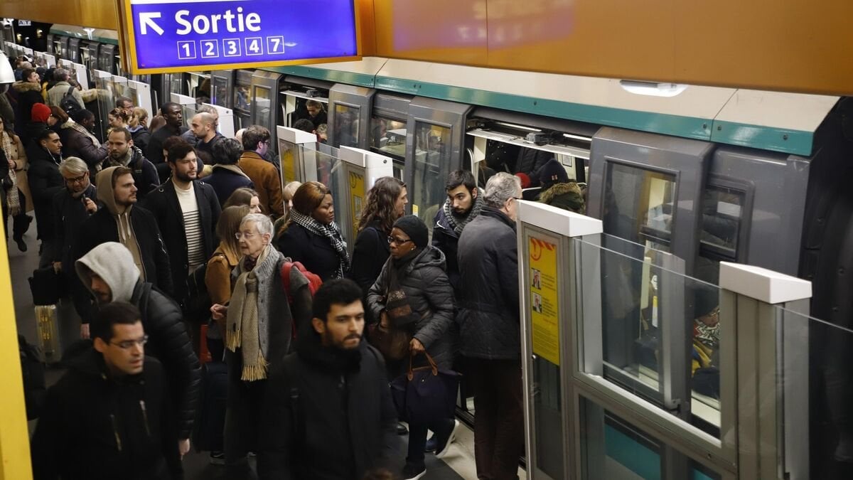 Transports : pieds sur les sièges, incivilités… ces gestes pourraient devenir un délit et être plus sévèrement punis