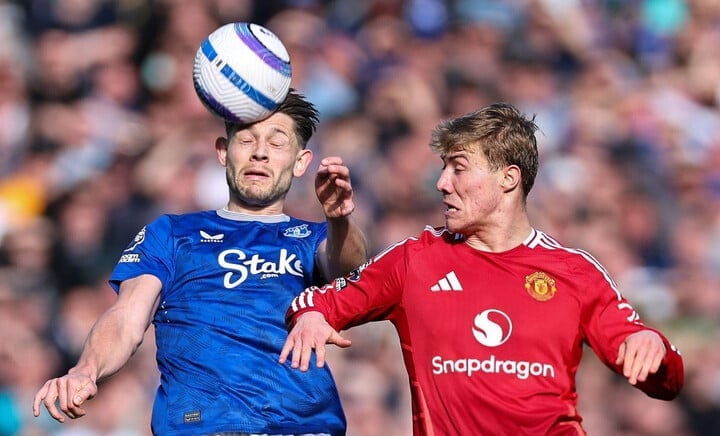 Manchester United fait match nul contre Everton.