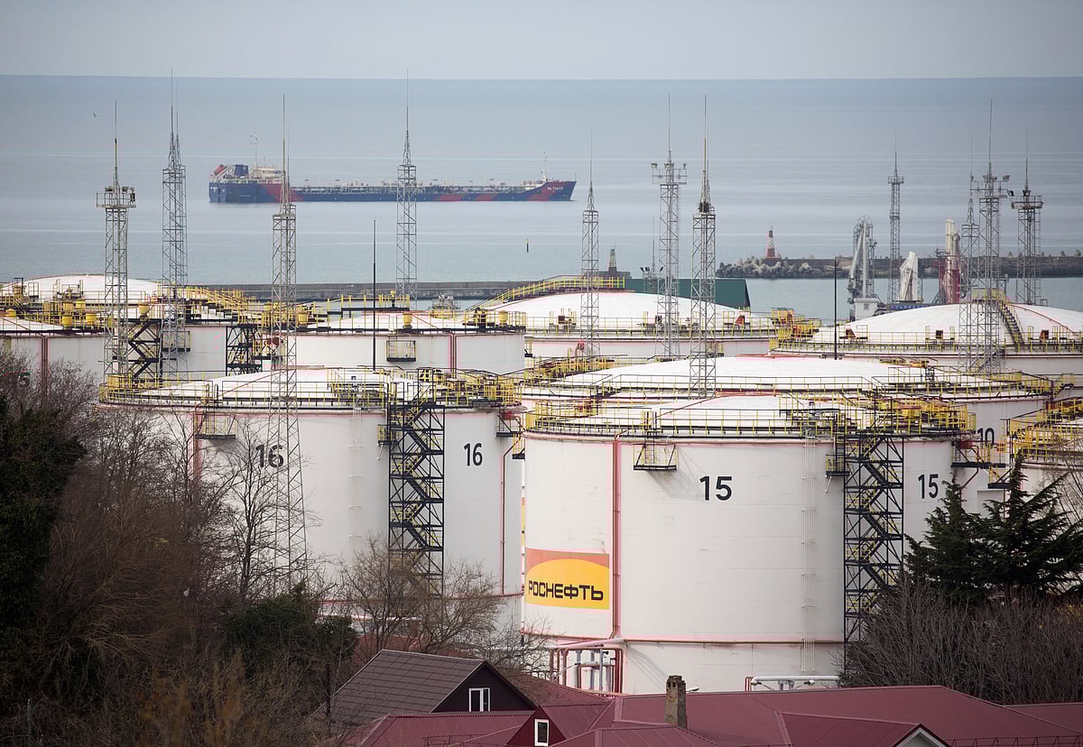 Oil Prices Rise As Fresh US Sanctions Against Iran Jolt Crude Market