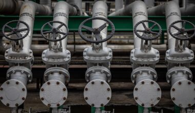 Oil Prices Slip On Prospect Of Increased Supplies From Iraq And Russia
