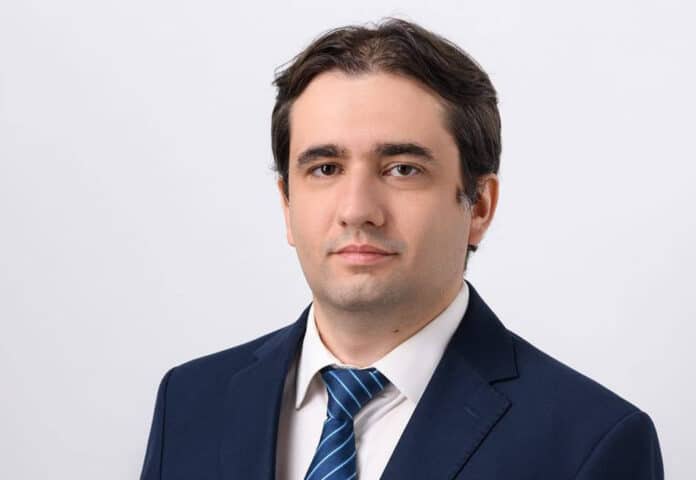Божидар Божанов