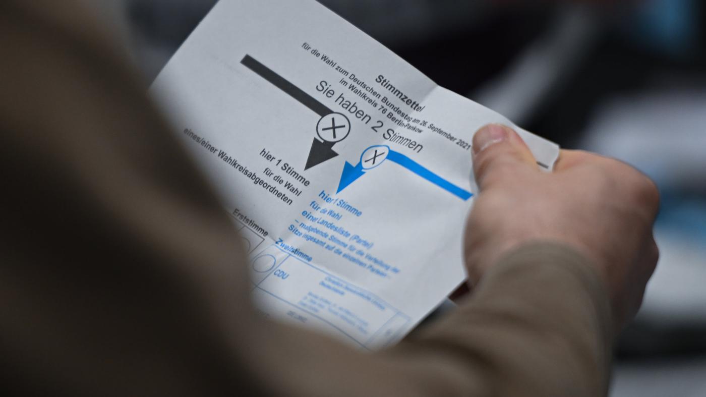 Wann kommen heute erste Prognosen und Hochrechnungen?