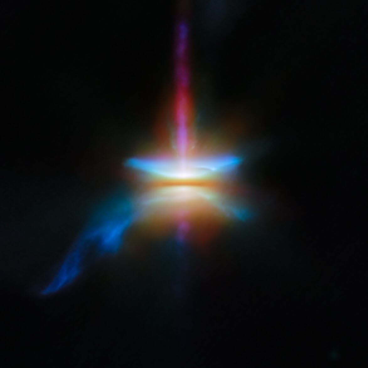 A region known as HH 30 surrounding newborn stars is seen in unprecedented resolution. This target is an edge-on protoplanetary disc that is surrounded by jets and a disc wind, and is located in the Taurus Molecular Cloud.