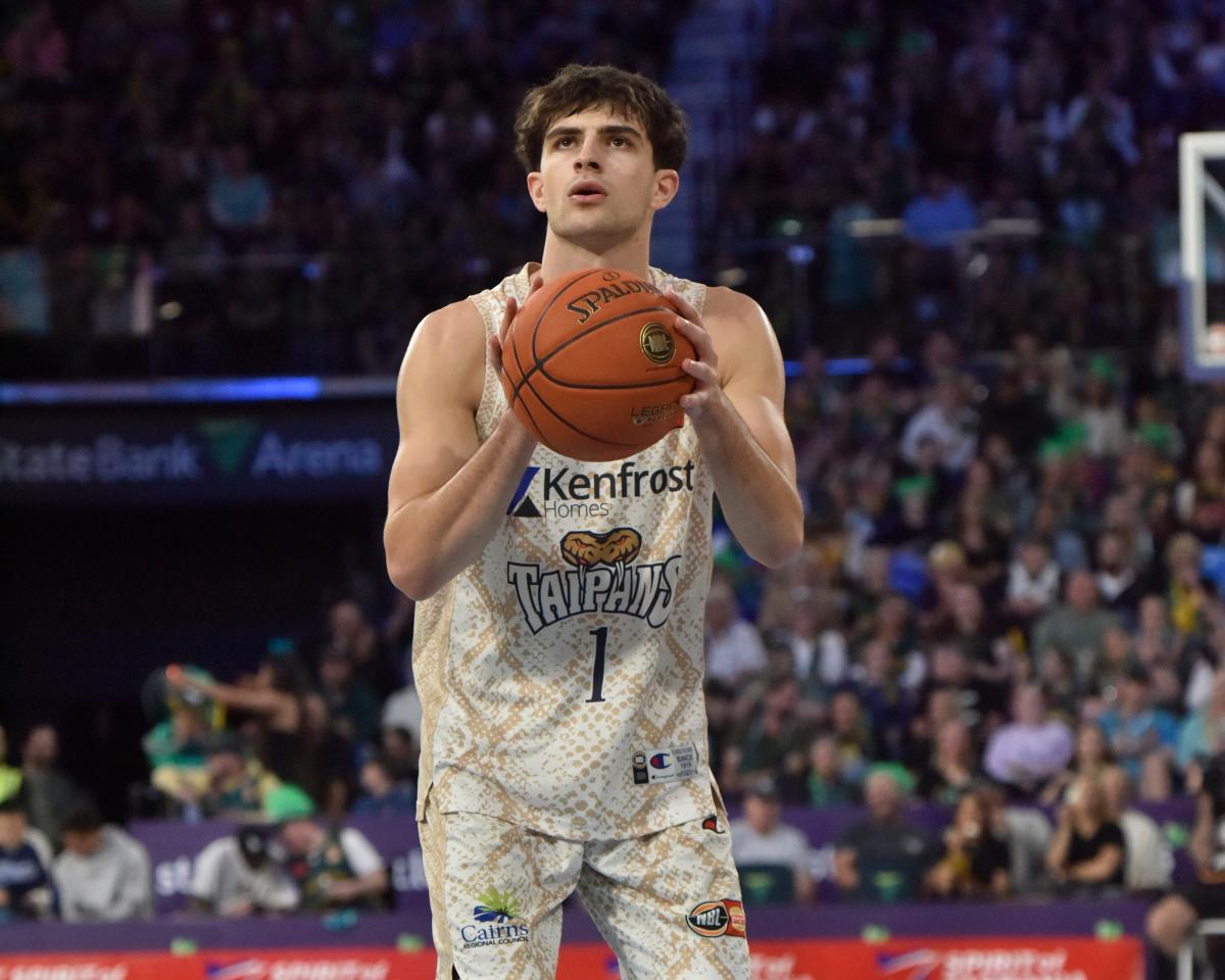 Report: Warriors sign Australian point guard to two-way contract