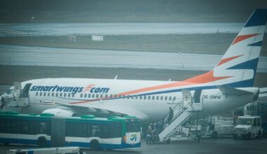 Flugzeug mit 155 Afghanen in Berlin gelandet | Politik