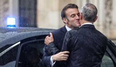 Macron recebido com chuva para visita de dois dias a Portugal