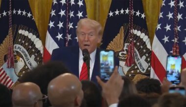 Donald Trump Announces U.S. to Build Kobe Bryant & Muhammad Ali Statues