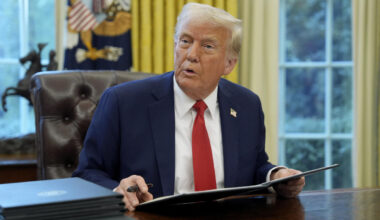 Trump expected to become first sitting president to attend Super Bowl, White House confirms visit