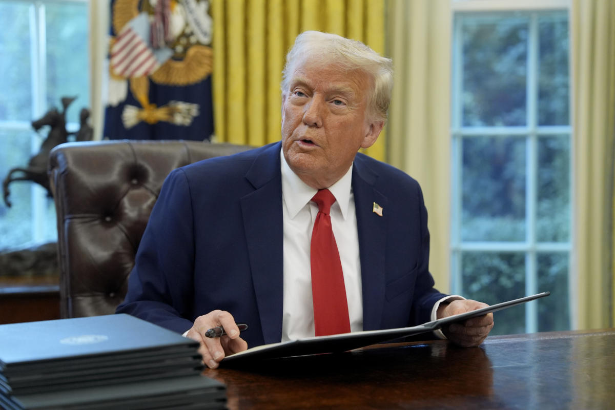 Trump expected to become first sitting president to attend Super Bowl, White House confirms visit
