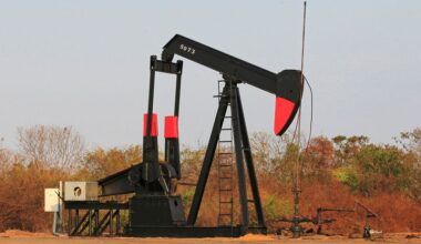 Brent oil prices tick down after gaining on Caspian pump station attack