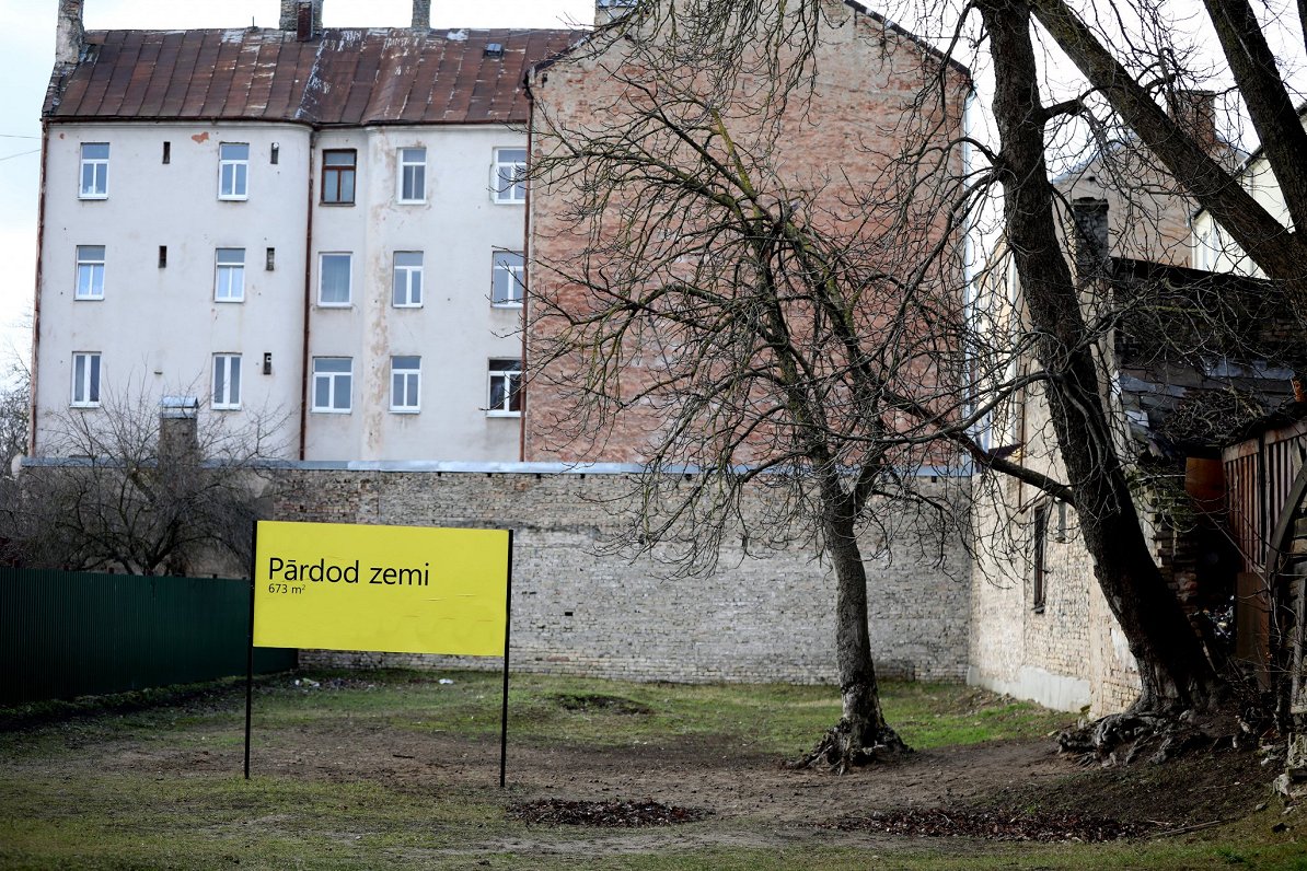 Russian property purchase ban moves forward in Latvia / Article