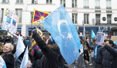 La Thaïlande expulse des dizaines de Ouïghours vers la Chine, suscitant une vague de condamnations de l'ONU et des Occidentaux