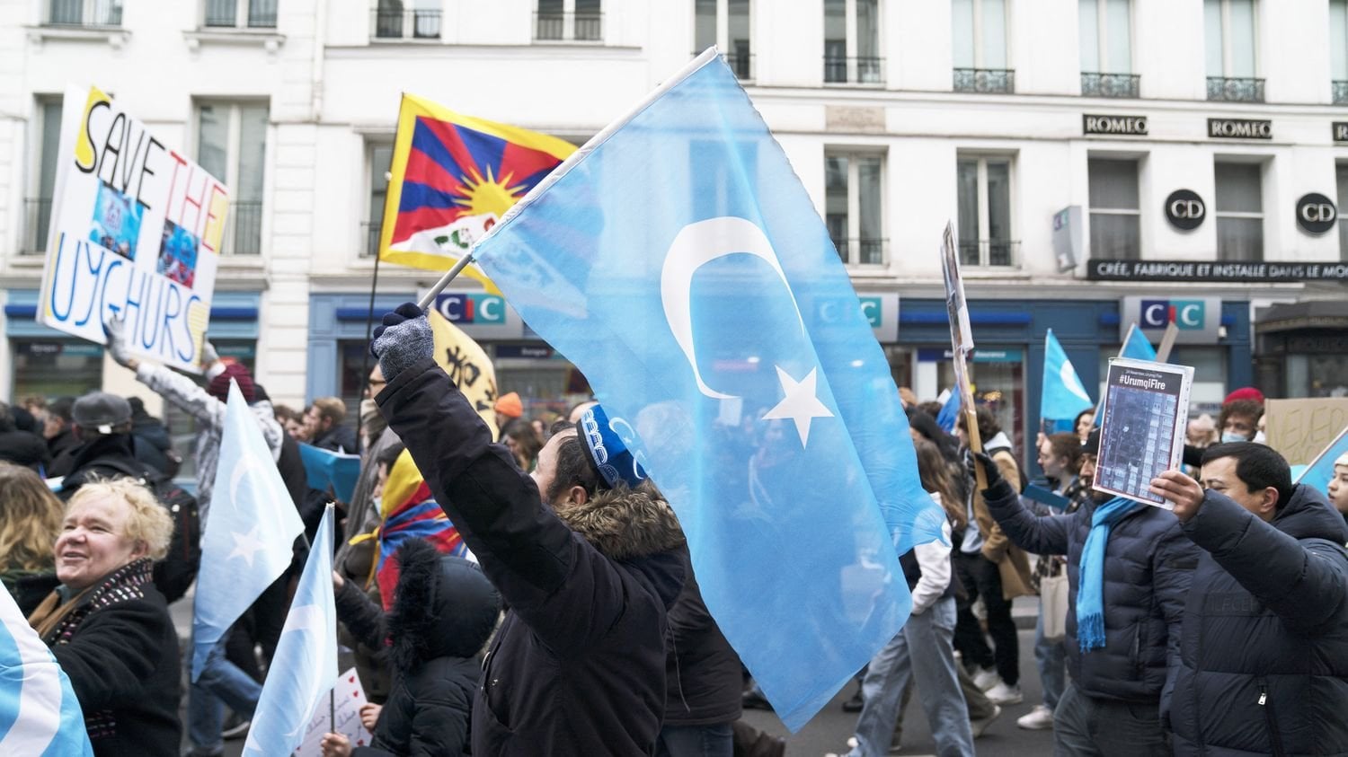 La Thaïlande expulse des dizaines de Ouïghours vers la Chine, suscitant une vague de condamnations de l'ONU et des Occidentaux