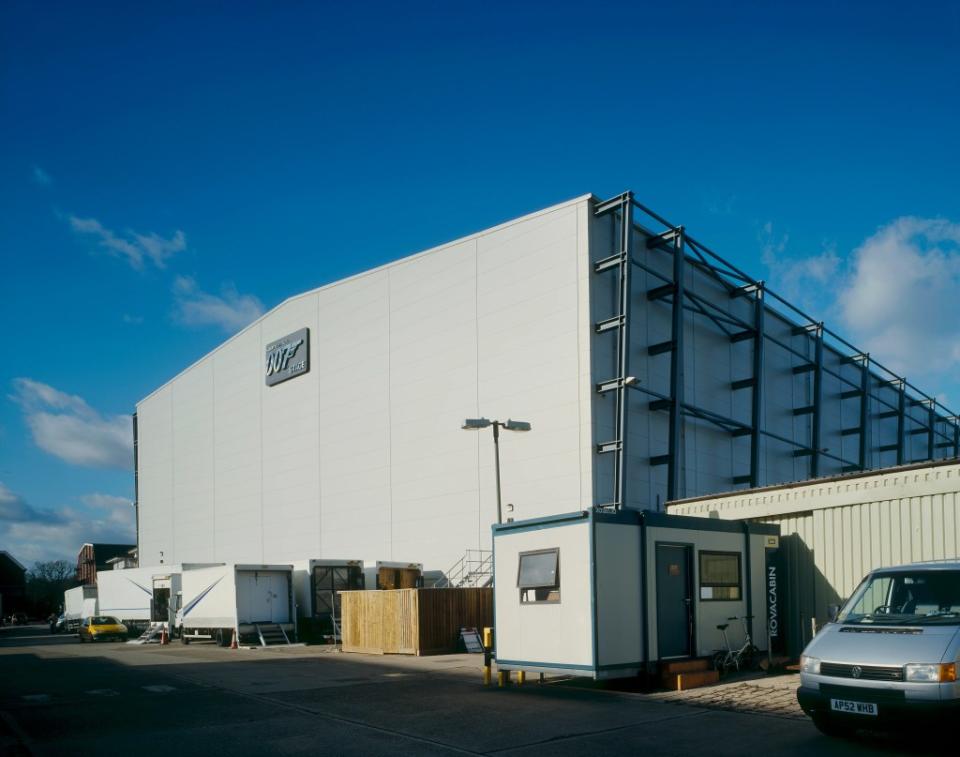 Pinewood Film Studios Gate House And 007 Stage Ext, Ivor, United Kingdom, Architect Burland Tm Architects