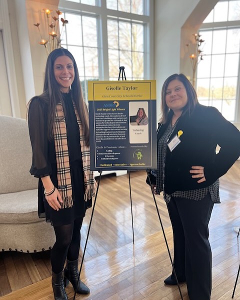 Glen Cove’s Giselle Taylor earns Bright Light Award for technology work