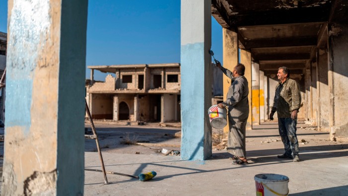 Syrians start trying to rebuild