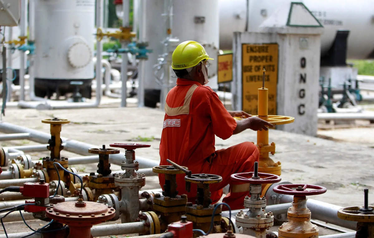 India’s natural gas production declines 2.1% in December, LNG imports up 19.2%: PPAC, ET EnergyWorld