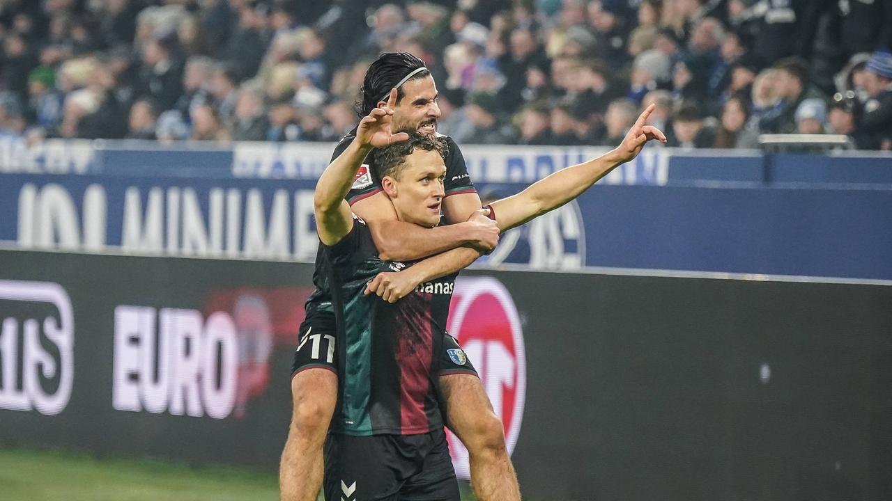 Kaars gelingt Viererpack: Magdeburg zeigt Schalke im Topspiel die Grenzen auf