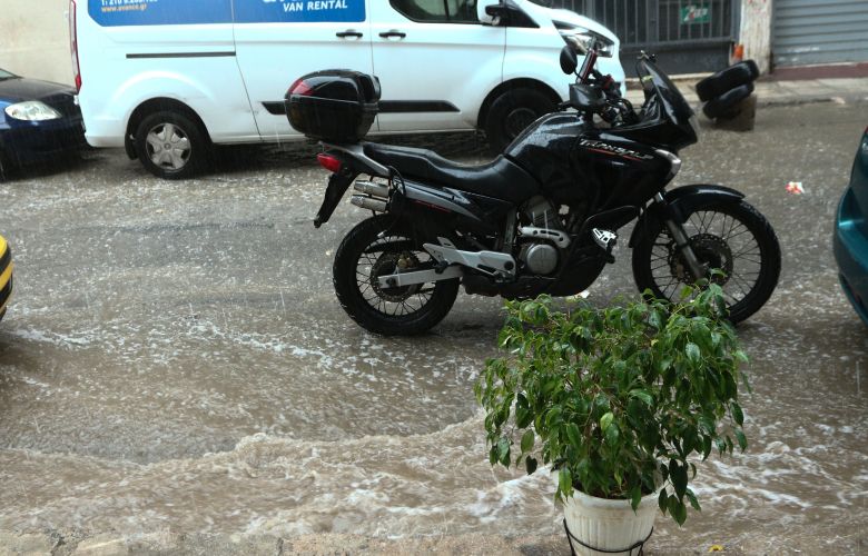 Προειδοποιητικό μήνυμα, μέσω του 112, για έντονα καιρικά φαινόμενα στη Δυτική Ελλάδα